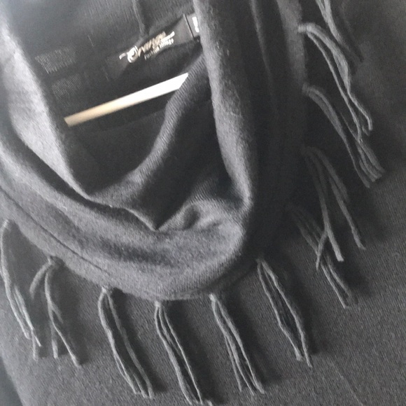 Sweater - Picture 2 of 3